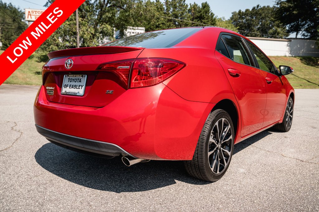 Used 2019 Barcelona Red Metallic Toyota SE image 7