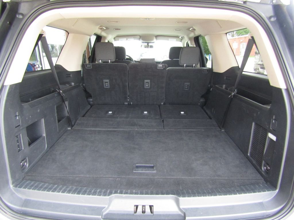 Used 2024 Silver Ford XLT image 34