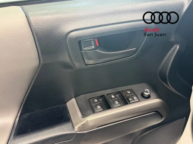 Used 2017 White Toyota SR5 image 29
