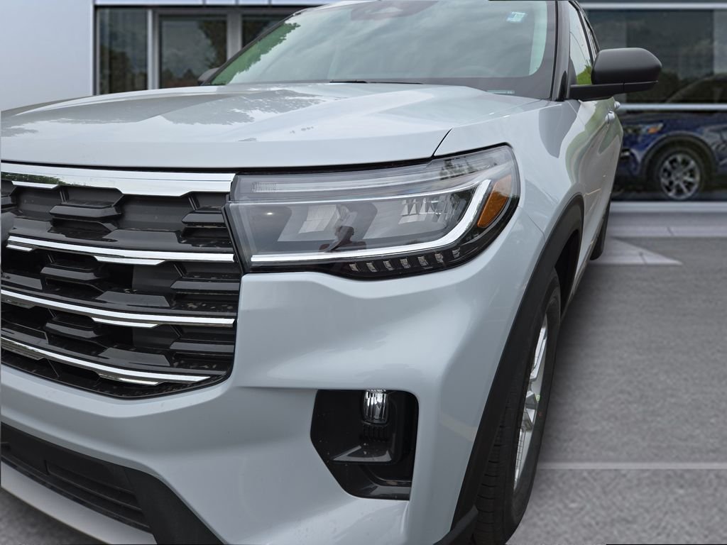 New 2026 Space White Metallic Ford Active image 30