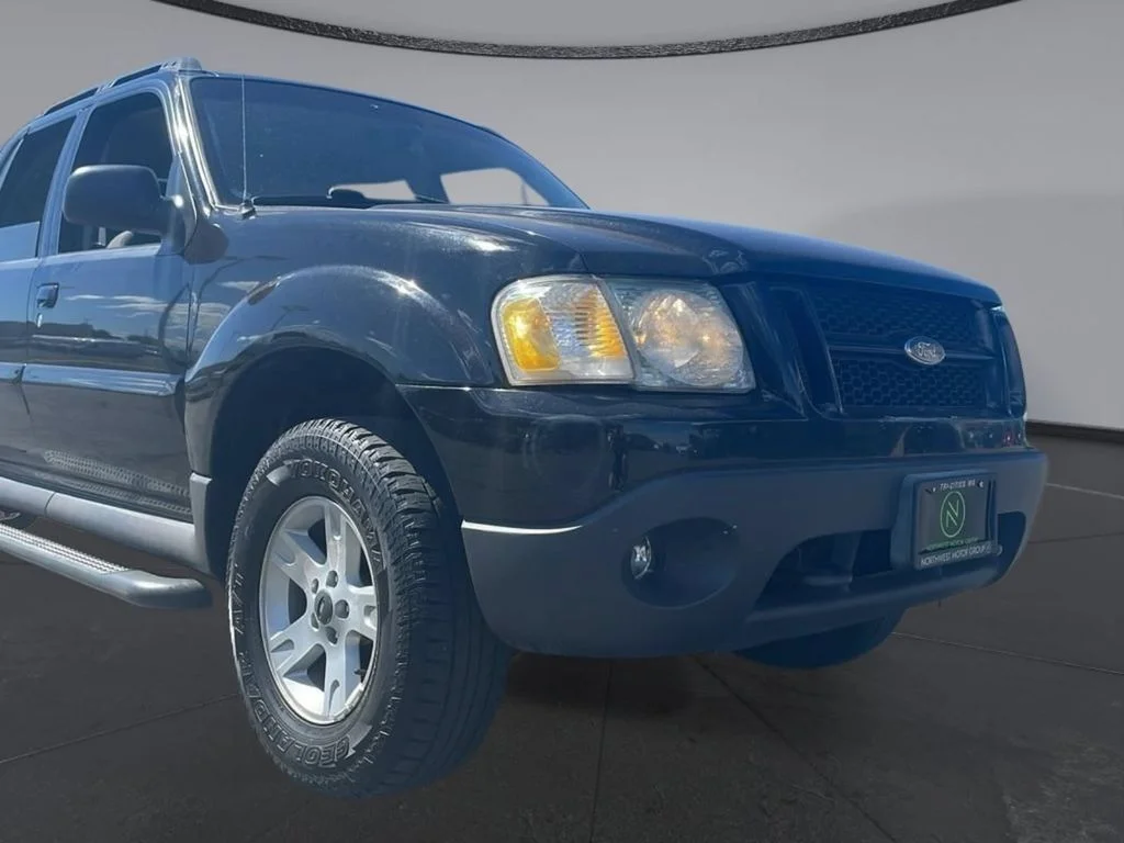 Used 2005 Black Ford Adrenalin image 24