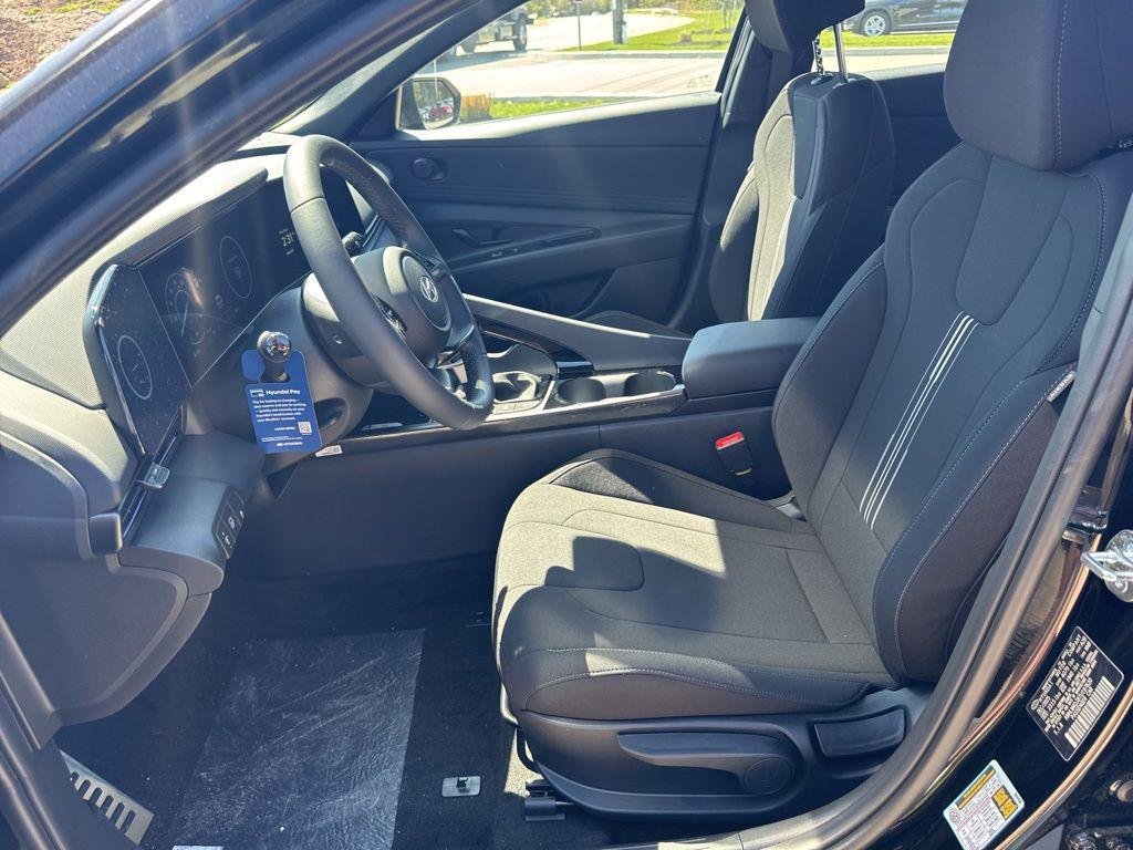 New 2026 Black Hyundai SEL Sport image 13