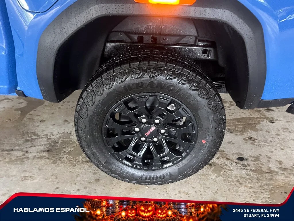 New 2026 Rapids Metallic GMC Elevation image 9