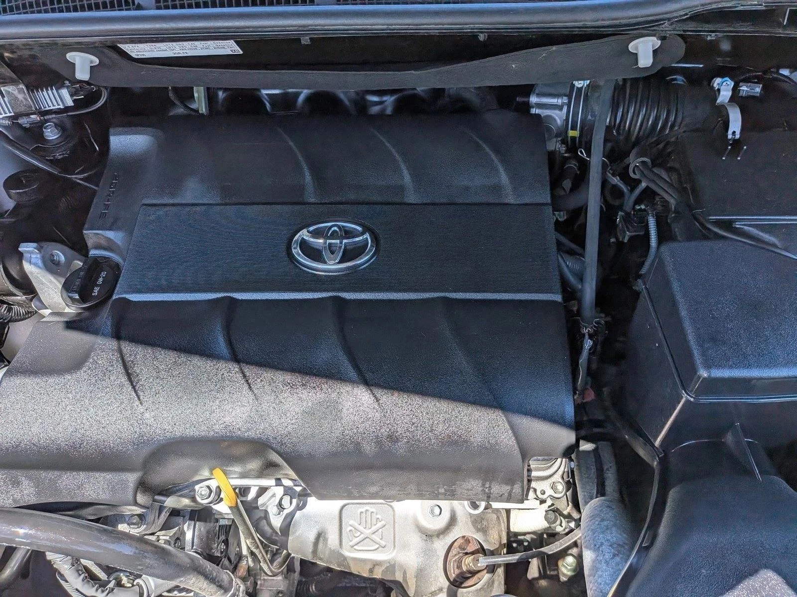 Used 2016 Predawn Gray Mica Toyota LE image 22