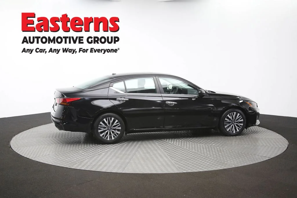 Used 2023 Black Nissan 2.5 SV image 44