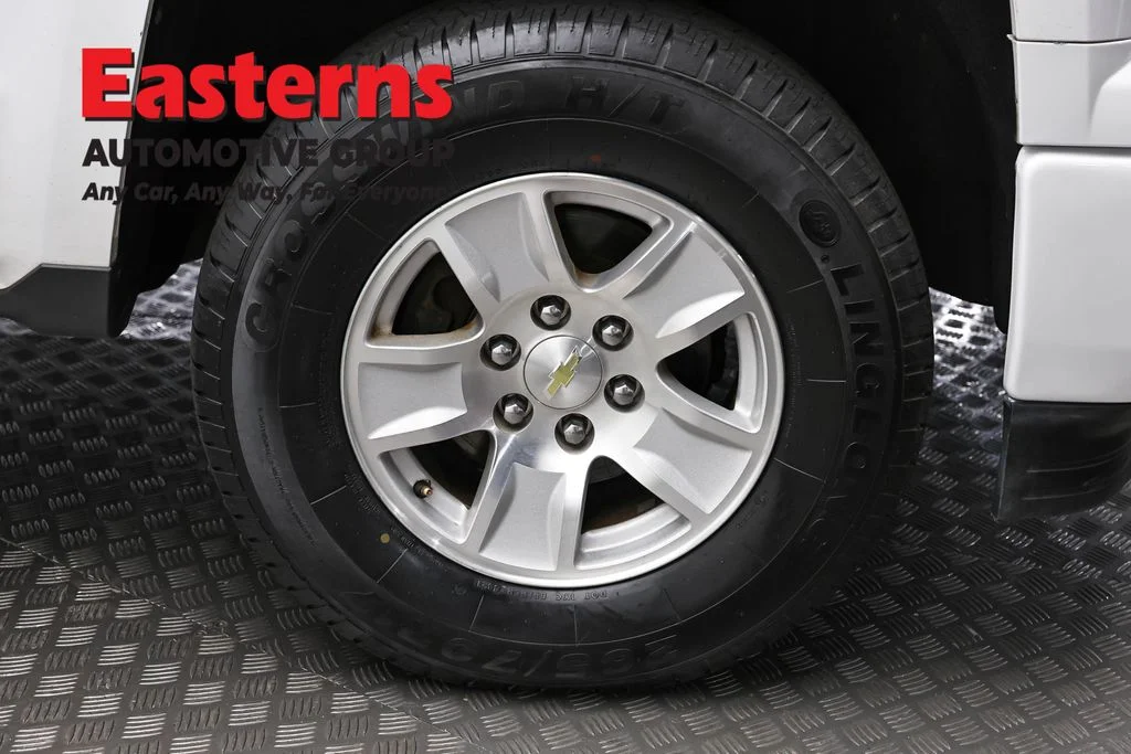 Used 2015 White Chevrolet LT image 33