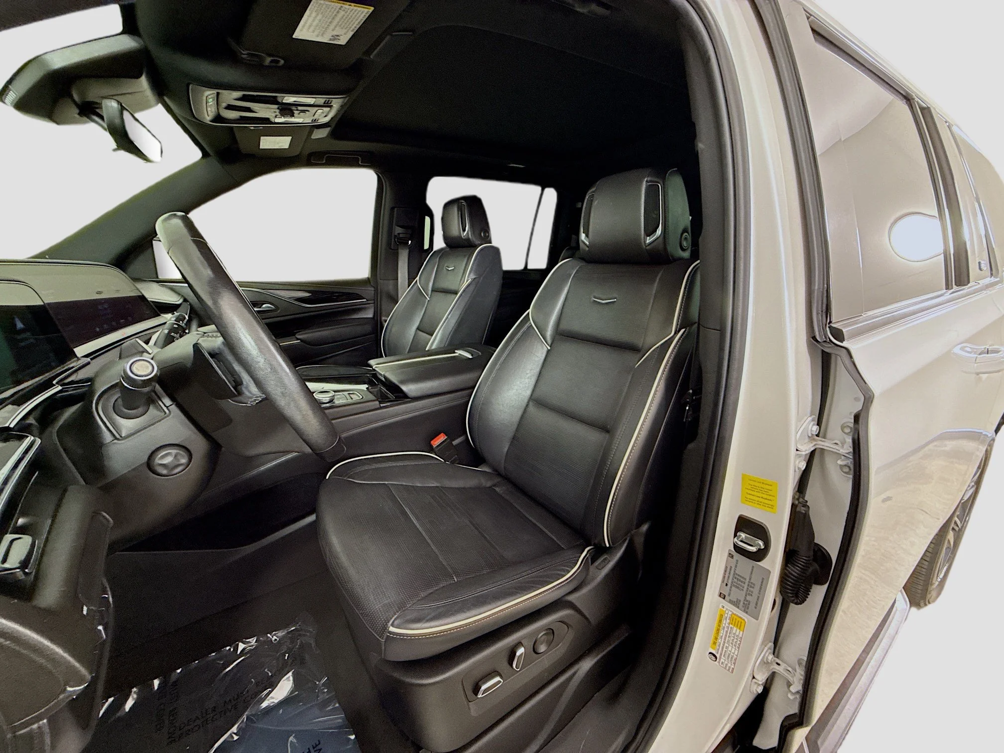 Used 2022 Crystal White Tricoat Cadillac Sport image 24