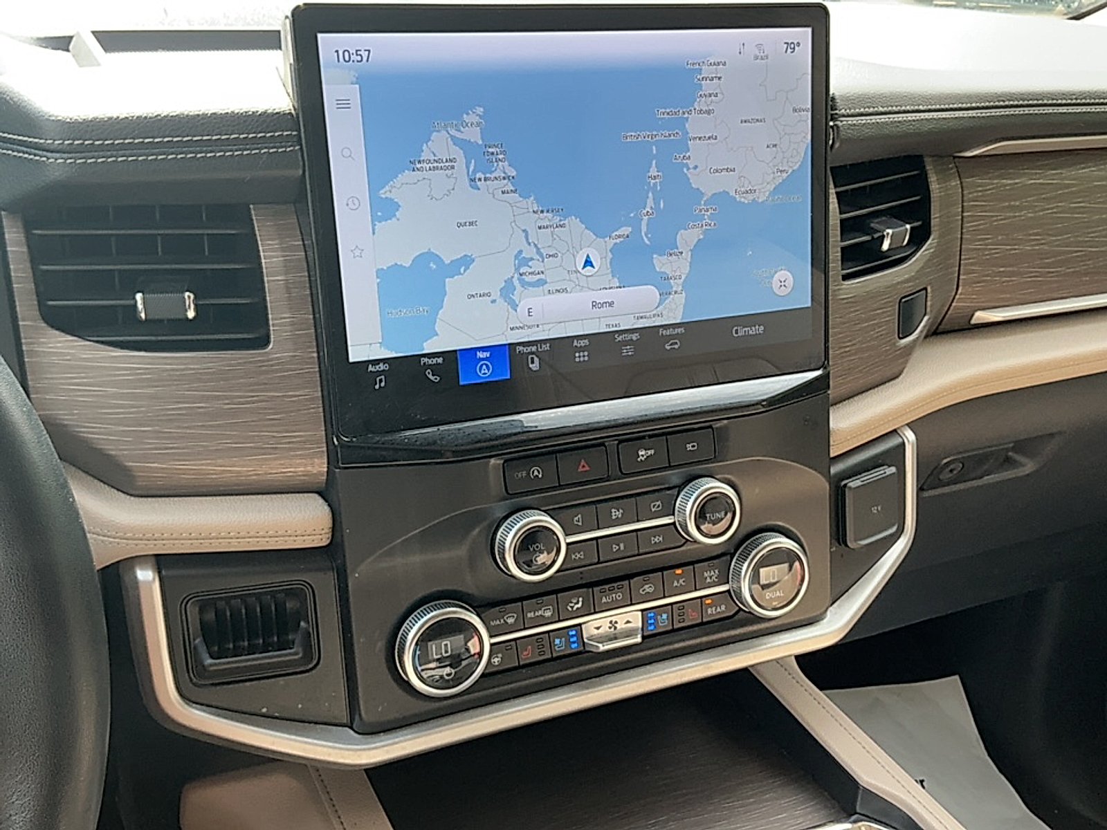 Used 2024  Ford Limited image 10