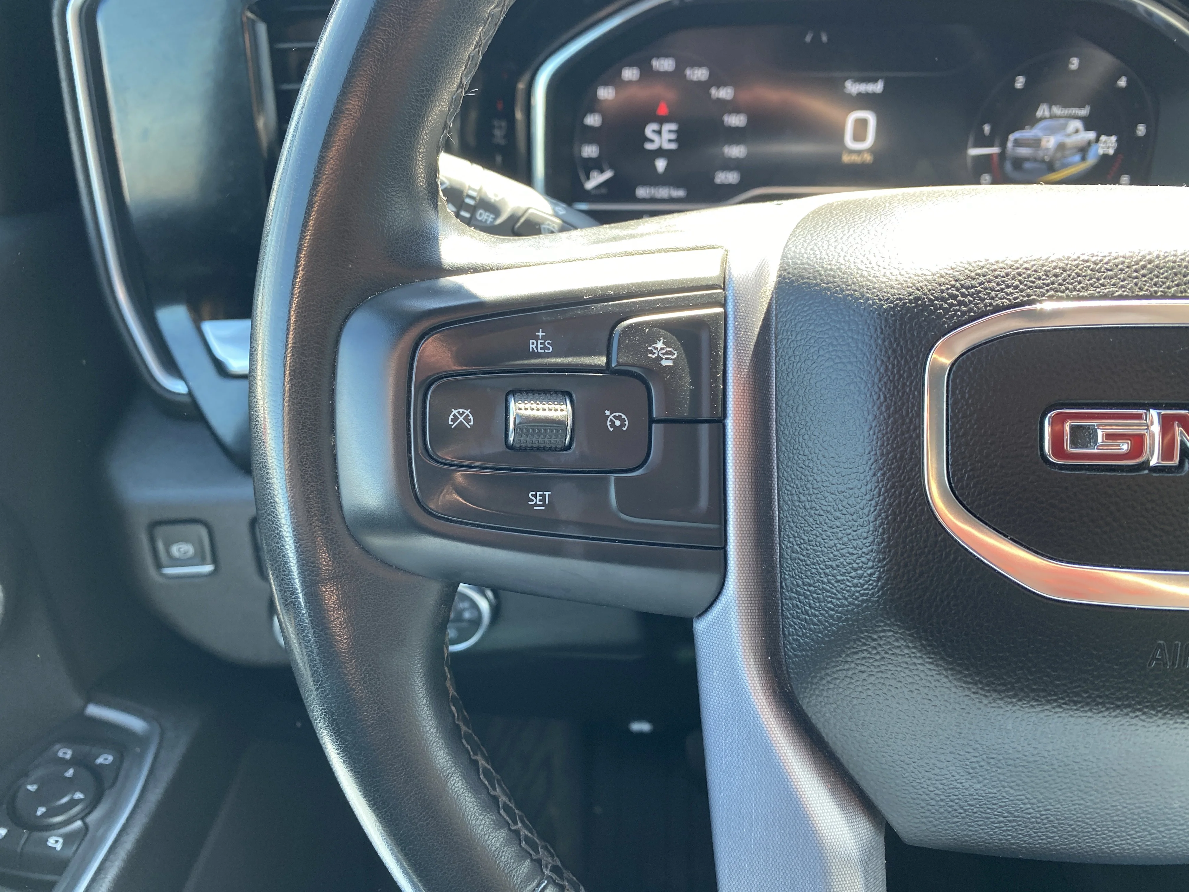 Used 2024 White GMC Crew Cab SLE image 12