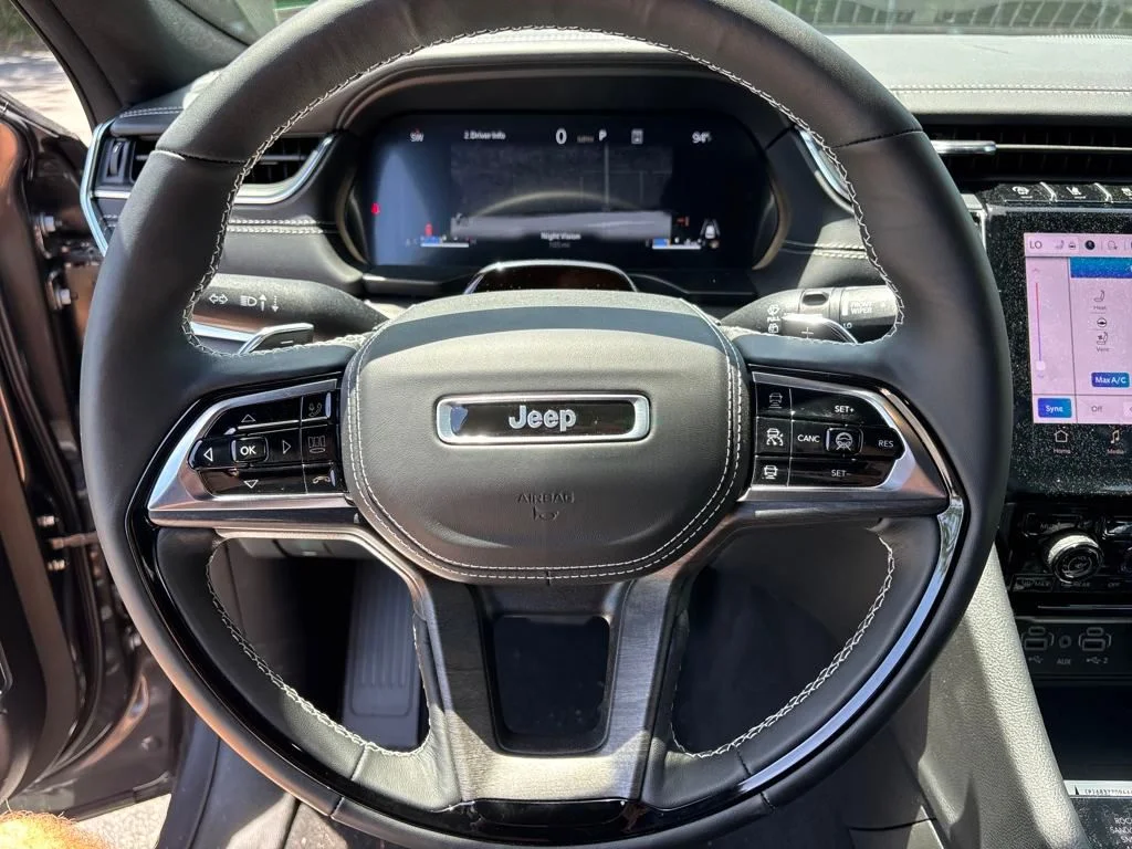2025 Jeep Grand Cherokee Overland - Photo 18