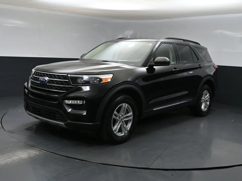 Used 2023 Black Ford XLT image 6