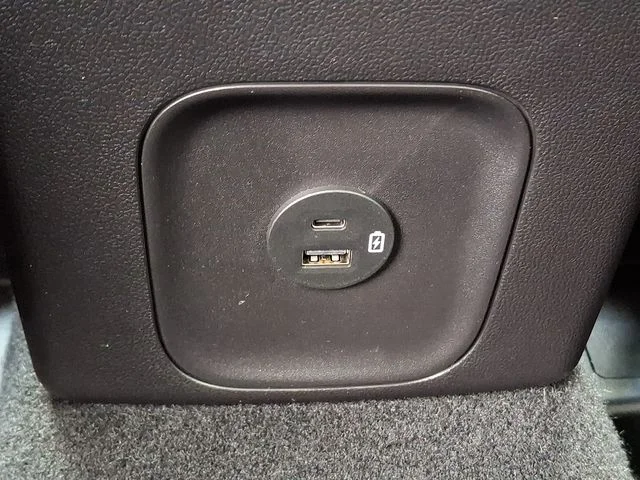 Certified Used 2022 Carbonized Gray Metallic Ford SE image 10