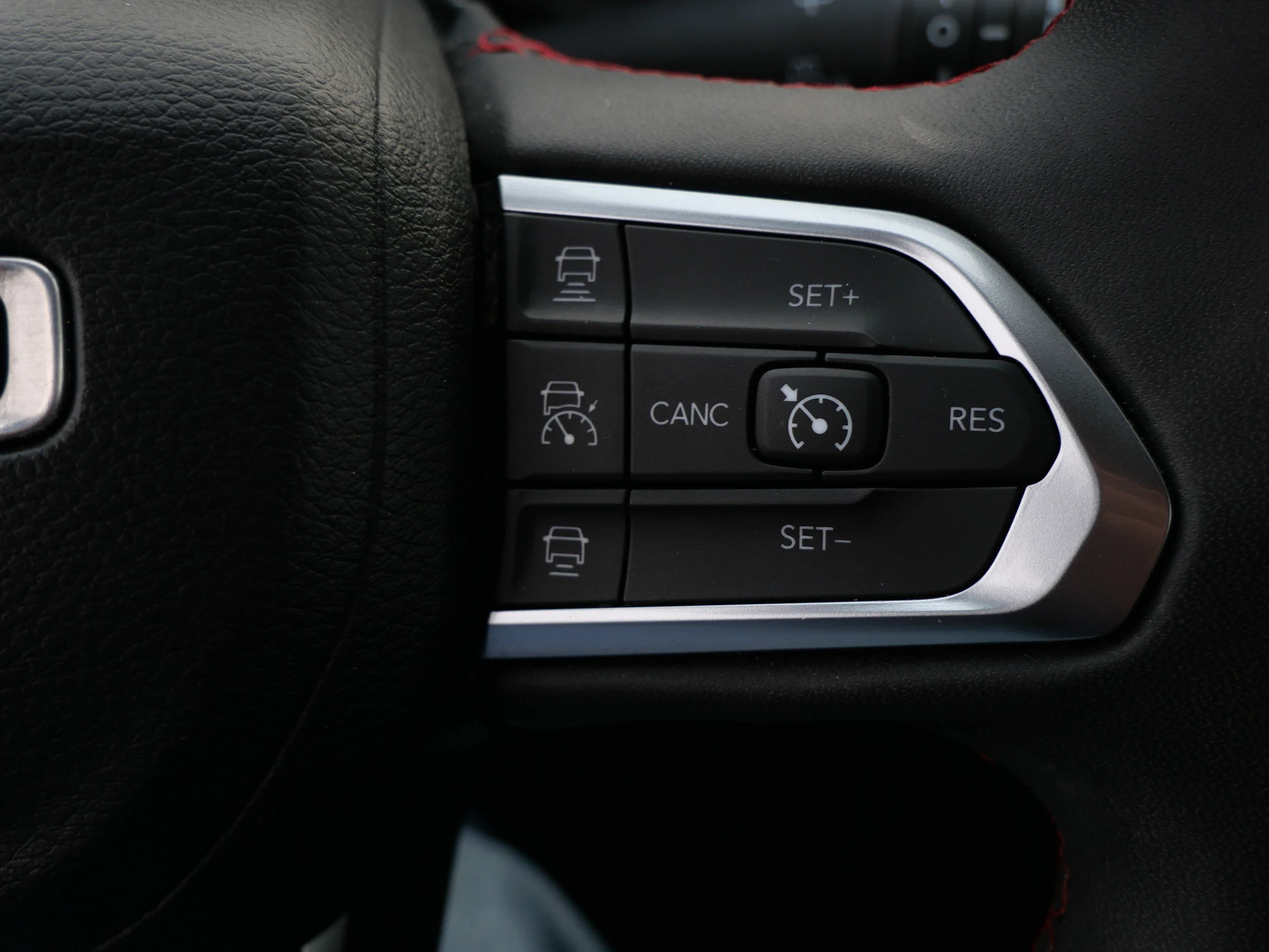 Used 2023 Bright White Clearcoat Jeep Trailhawk image 28