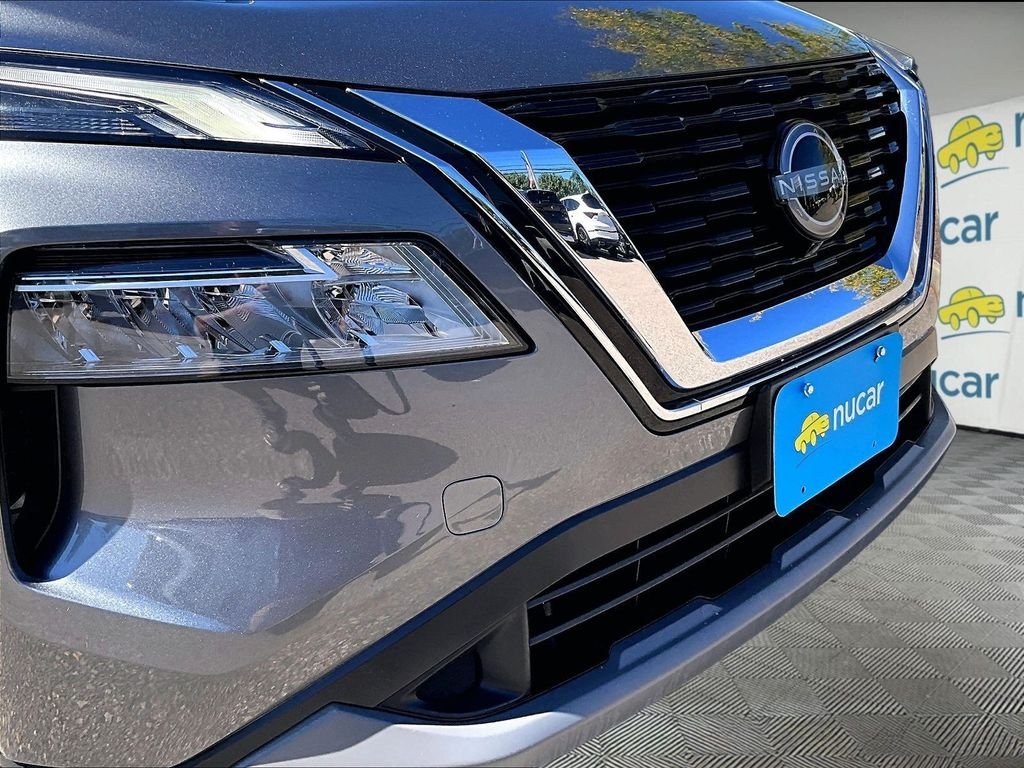 Used 2023 Gray Nissan SV image 31