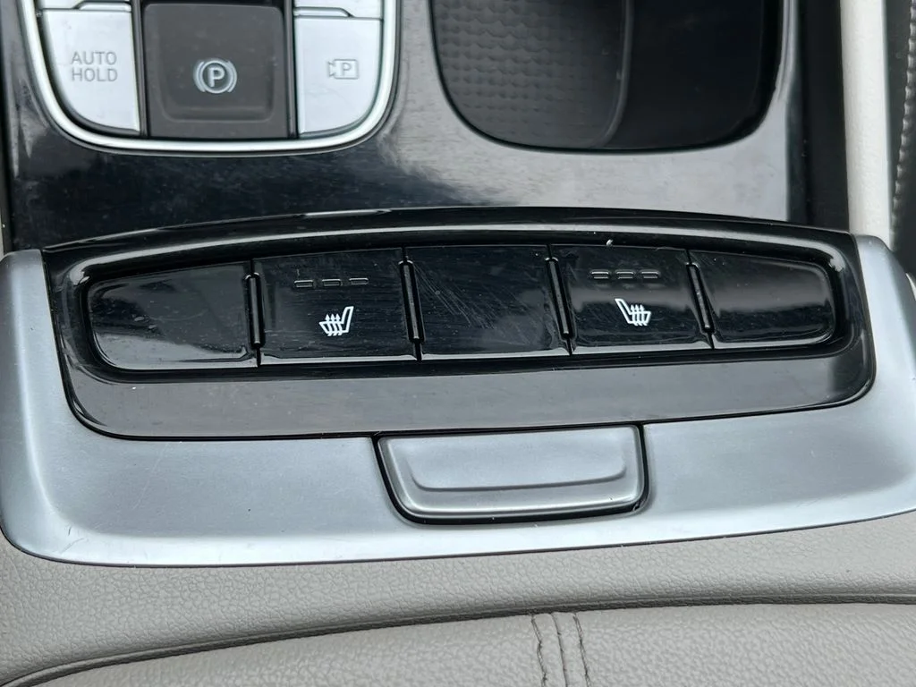 Used 2025 Gray Nissan SV image 24