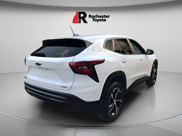 Used 2025 White Chevrolet 1RS image 7