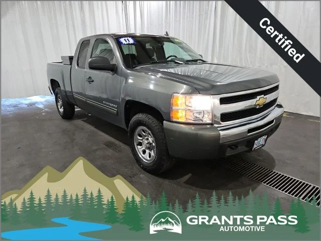 2011 Chevrolet Silverado 1500 LS 4X4 Extended Cab MWB's photo