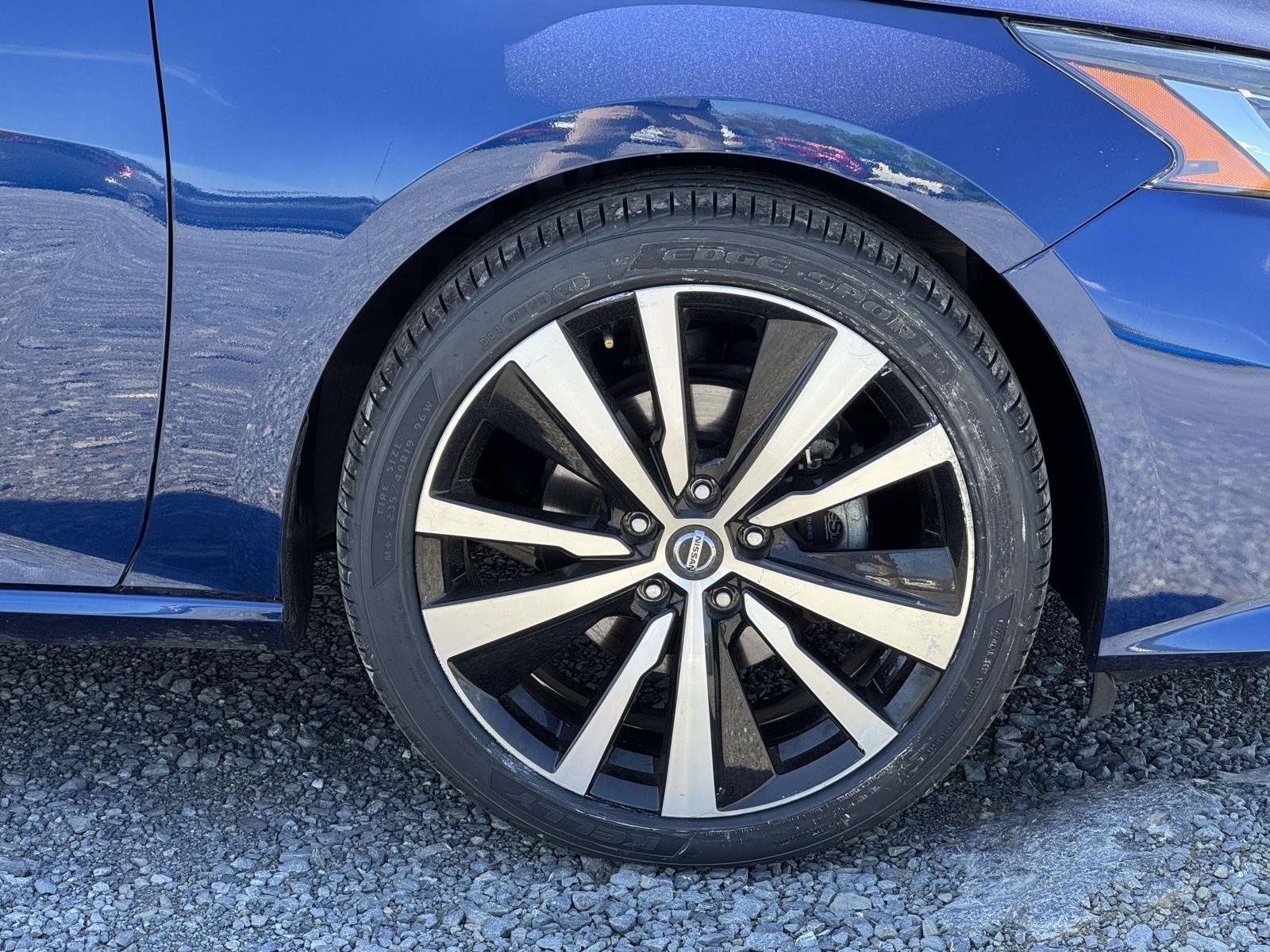 Used 2019 Deep Blue Pearl Nissan 2.5 SR image 26