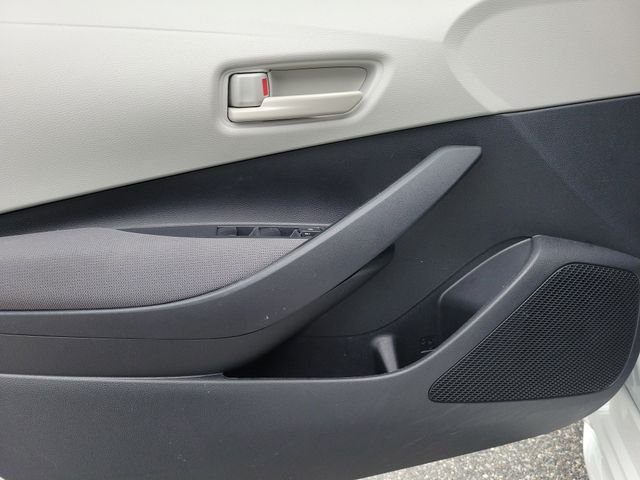 Used 2023 White Toyota LE image 18