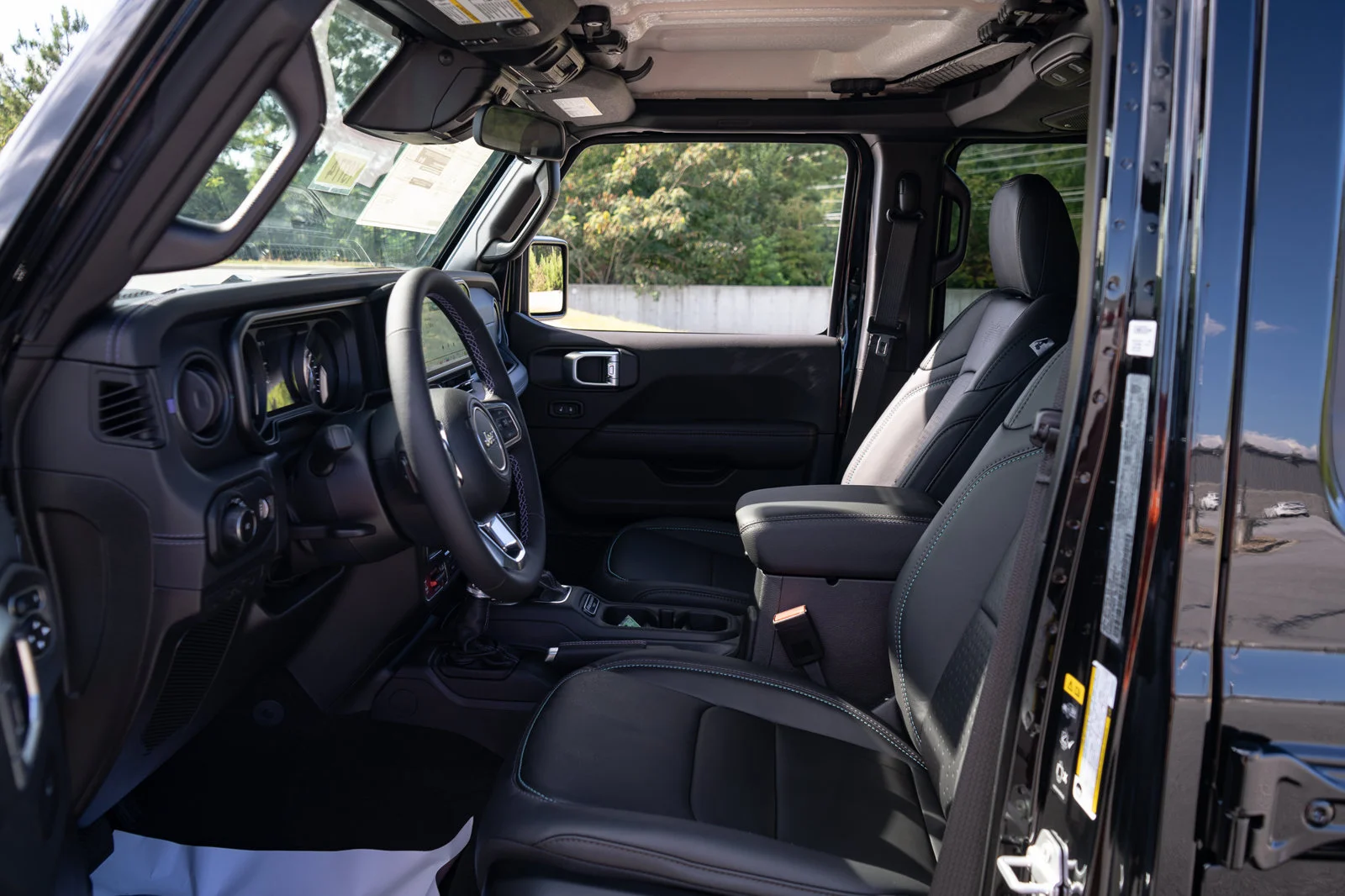New 2027 Black Clear-Coat Paint Jeep  image 17
