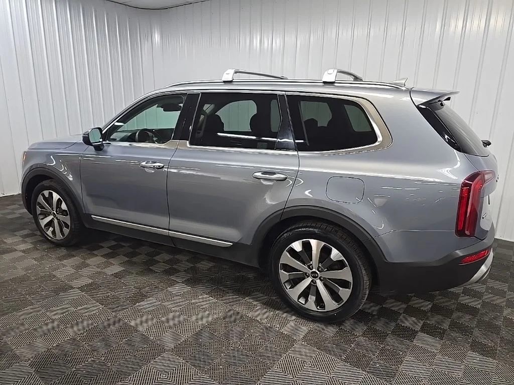 Used 2020 Silver Kia S image 4