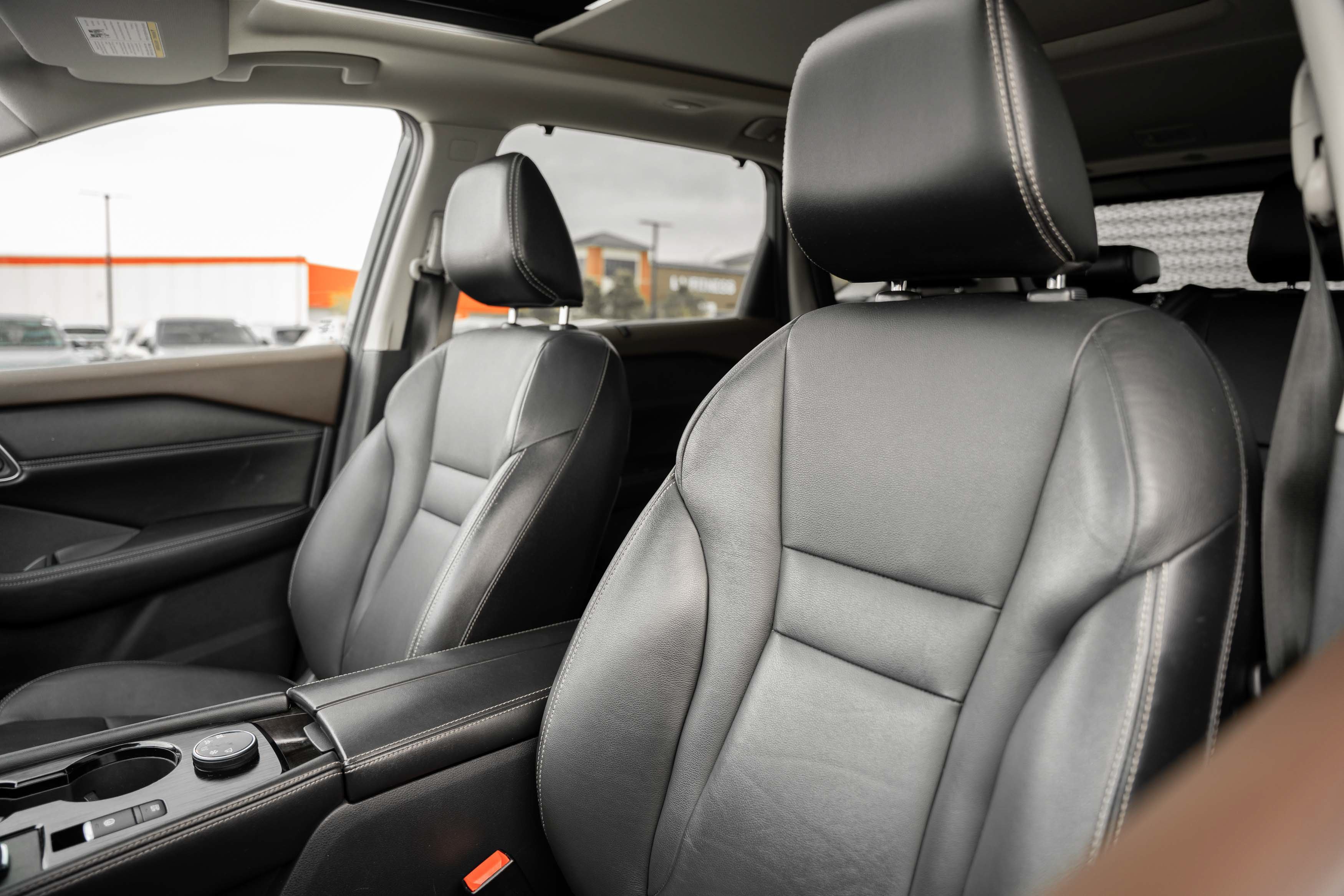 Used 2021 Boulder Gray Pearl Nissan SL image 7