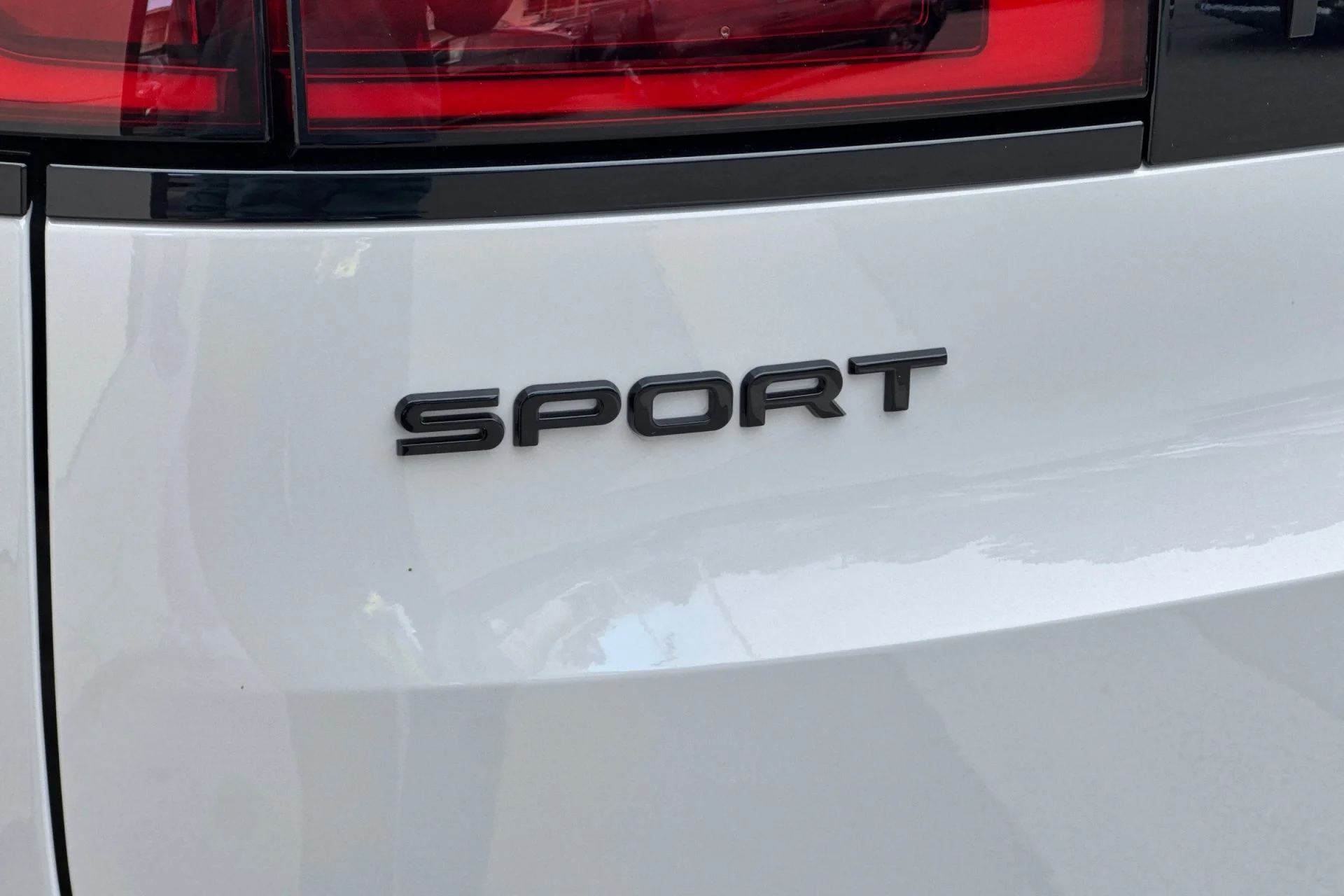 New 2026 Borasco Grey Land Rover Dynamic SE image 12