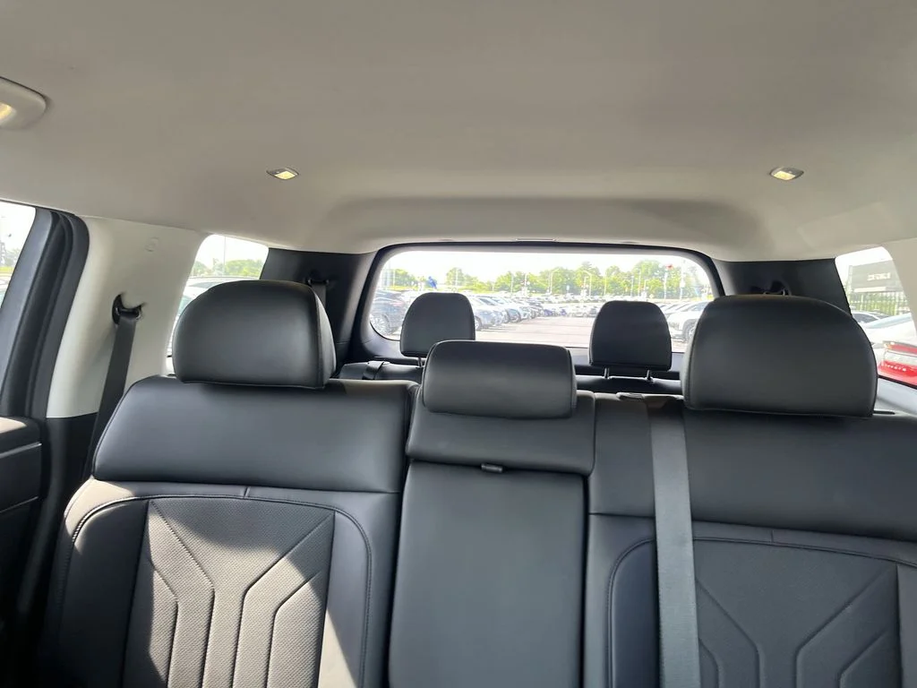 Used 2024 Black Hyundai SEL image 13