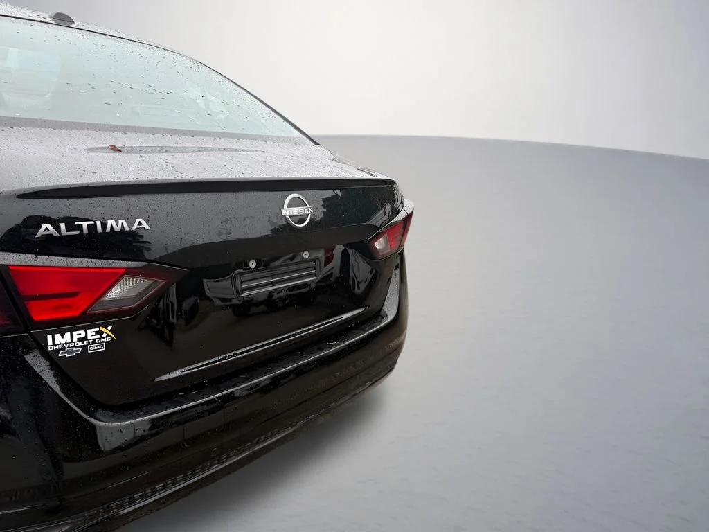 Used 2025 Black Nissan S image 32