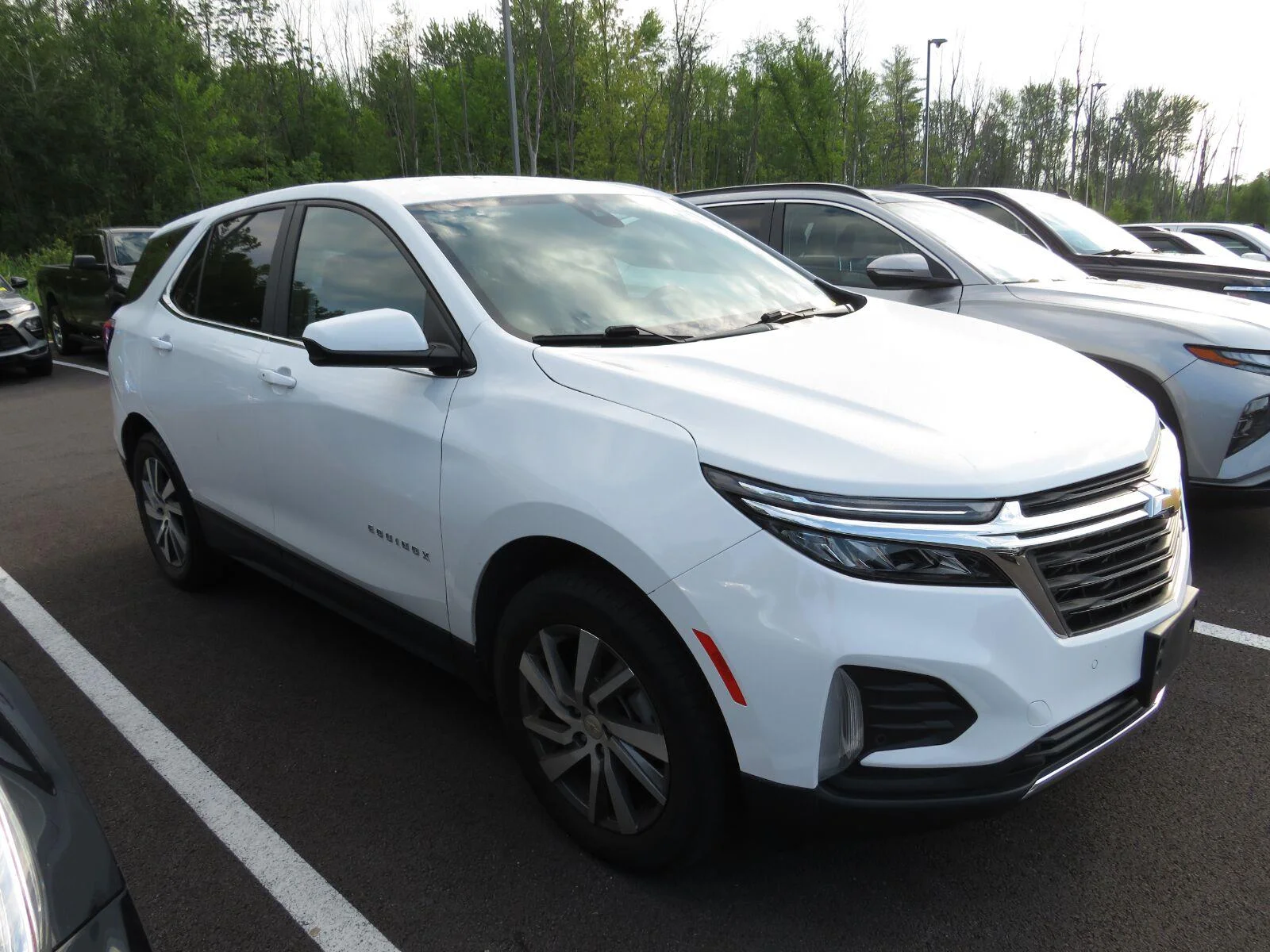 Used 2024 Summit White Chevrolet LT image 8