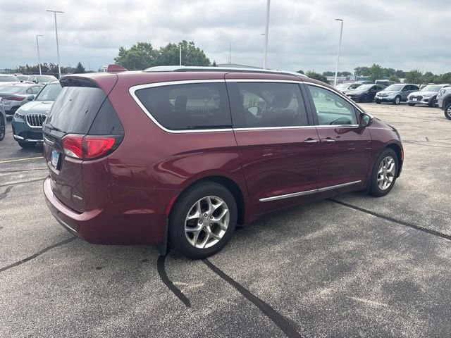 Used 2017 Red Chrysler Limited image 4