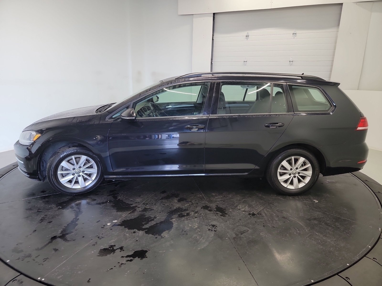 Used 2019 Deep Black Pearl Volkswagen S image 4