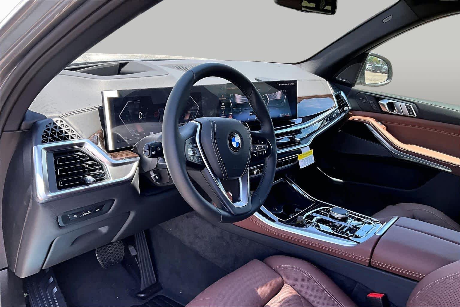 New 2026 Skyscraper Grey Metallic BMW xDrive40i image 8