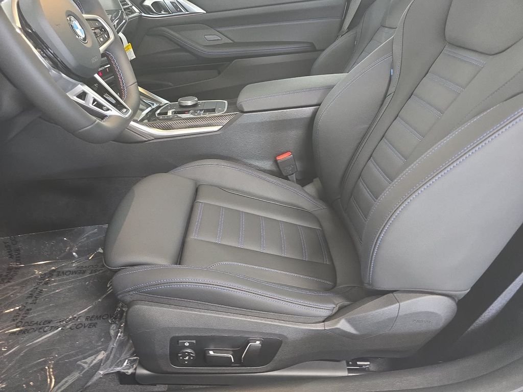 New 2027 Mineral White Metallic BMW M440i xDrive image 13