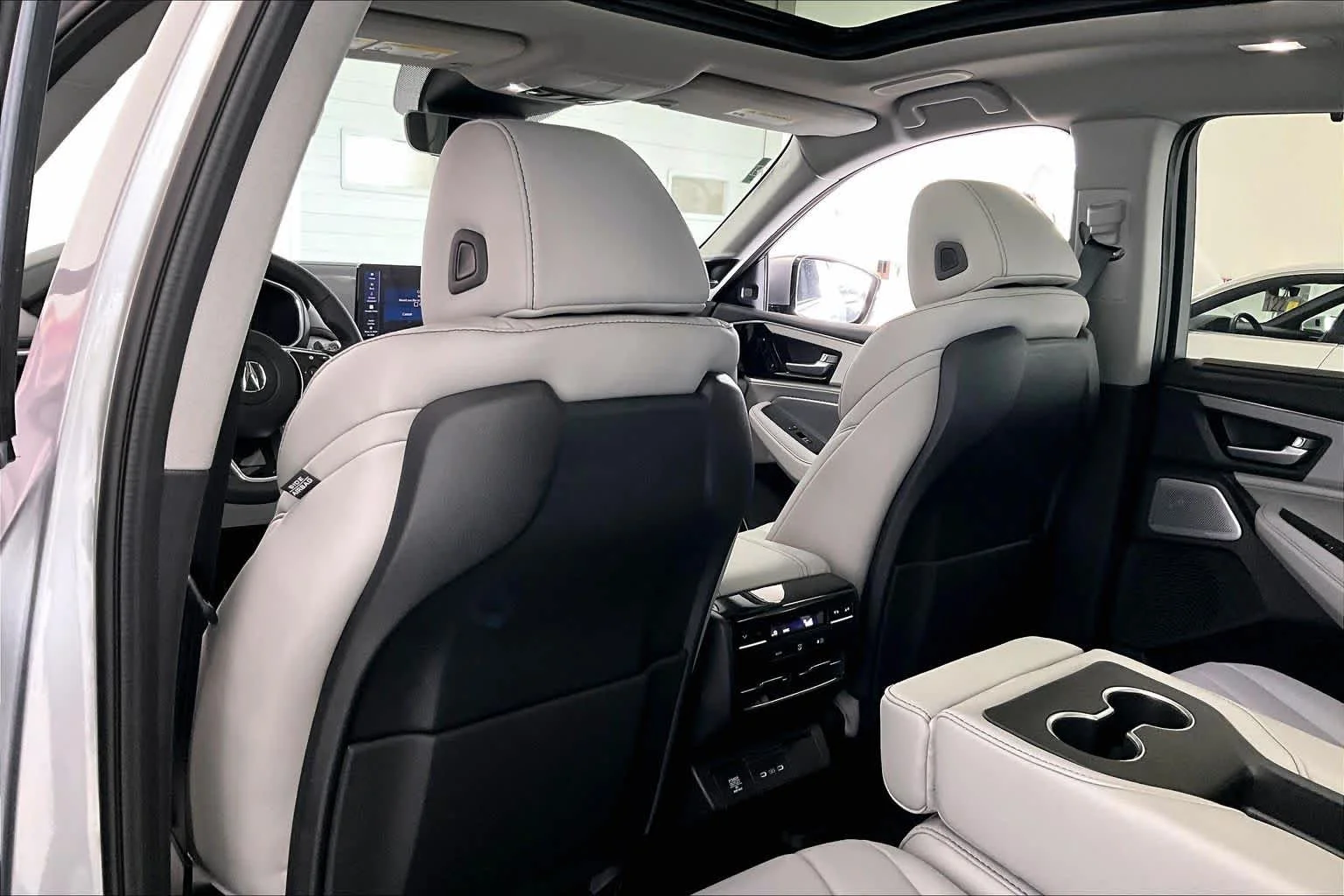 New 2026 Solar Silver Metallic Acura w/Technology Package image 11