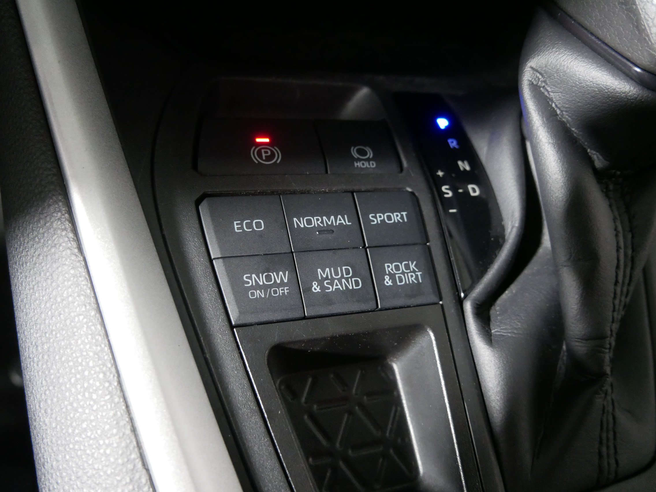 Used 2022 Gray Toyota LE image 29