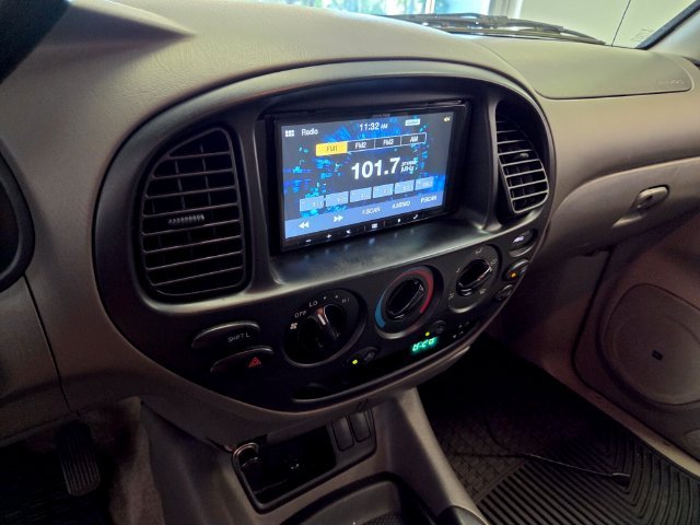 Used 2006  Toyota Limited image 22