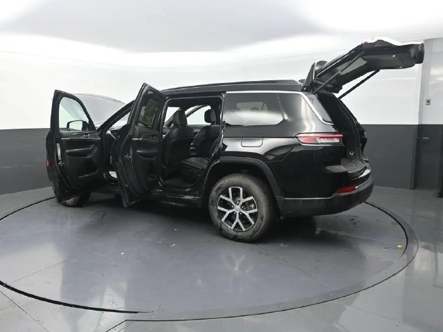 Used 2025 Black Jeep Limited image 34