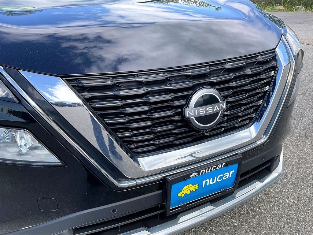 Used 2023 Super Black Nissan Platinum image 30