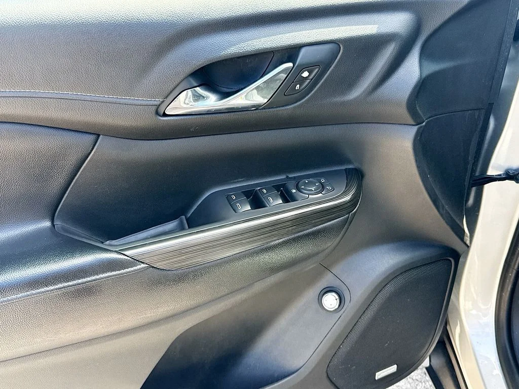 Used 2019 Silver GMC SLT-1 image 19