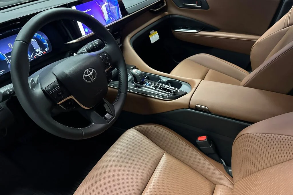 2026 Toyota Crown Signia XLE - Photo 10