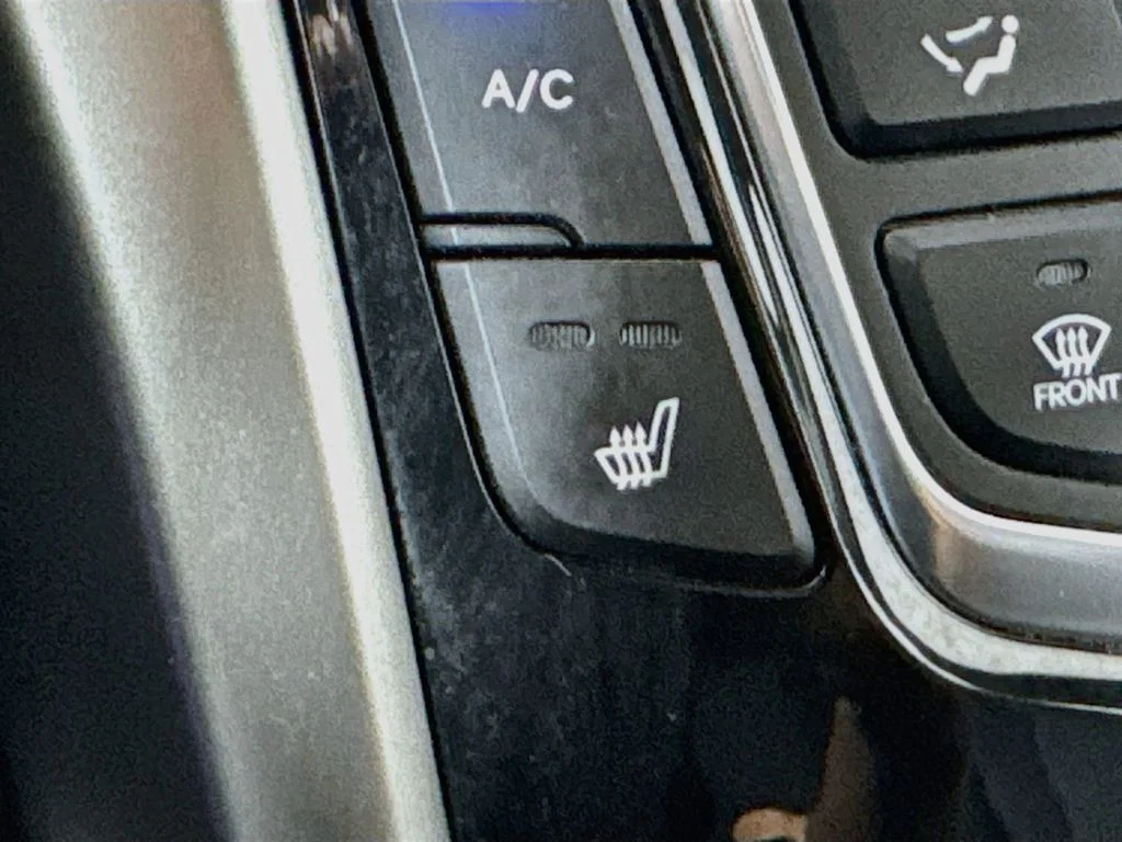 Used 2013 Black Hyundai Base image 22