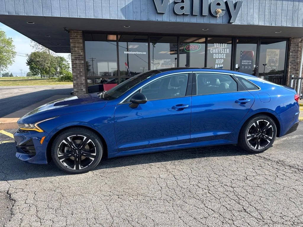 Used 2023 Blue Kia GT-Line image 3
