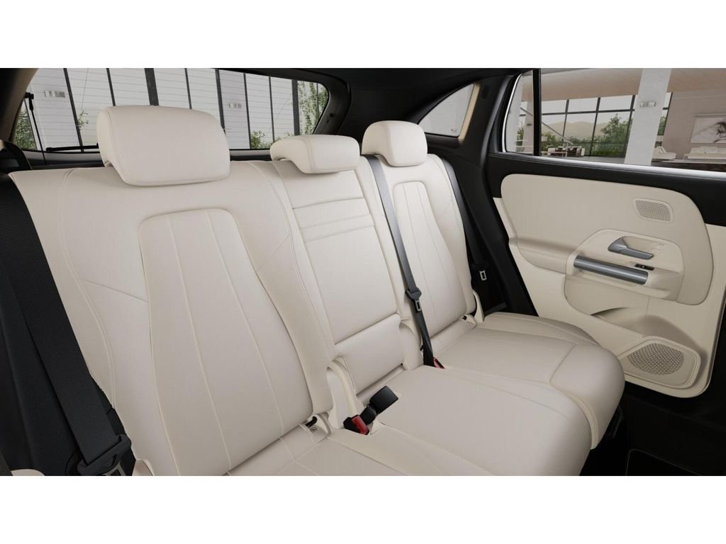 New 2026 Mountain Grey Metallic Mercedes-Benz GLA 250 image 5