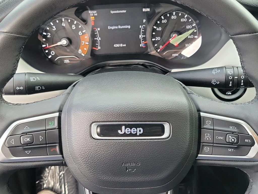 Used 2024 Gray Jeep Limited image 4