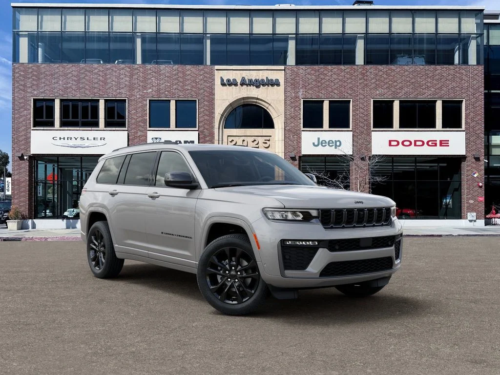 New 2026 Silver Zynith Exterior Paint Jeep Limited Reserve image 5