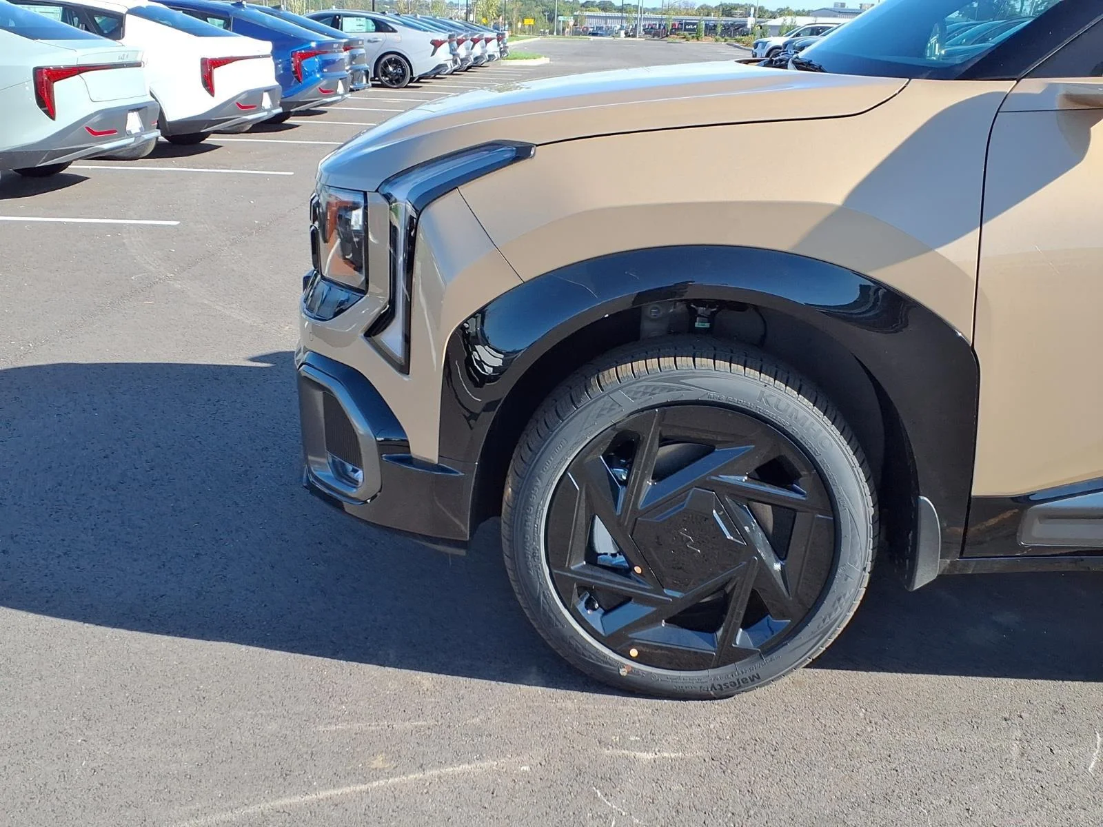 New 2027 Terrain Brown Kia X-Line SX image 17