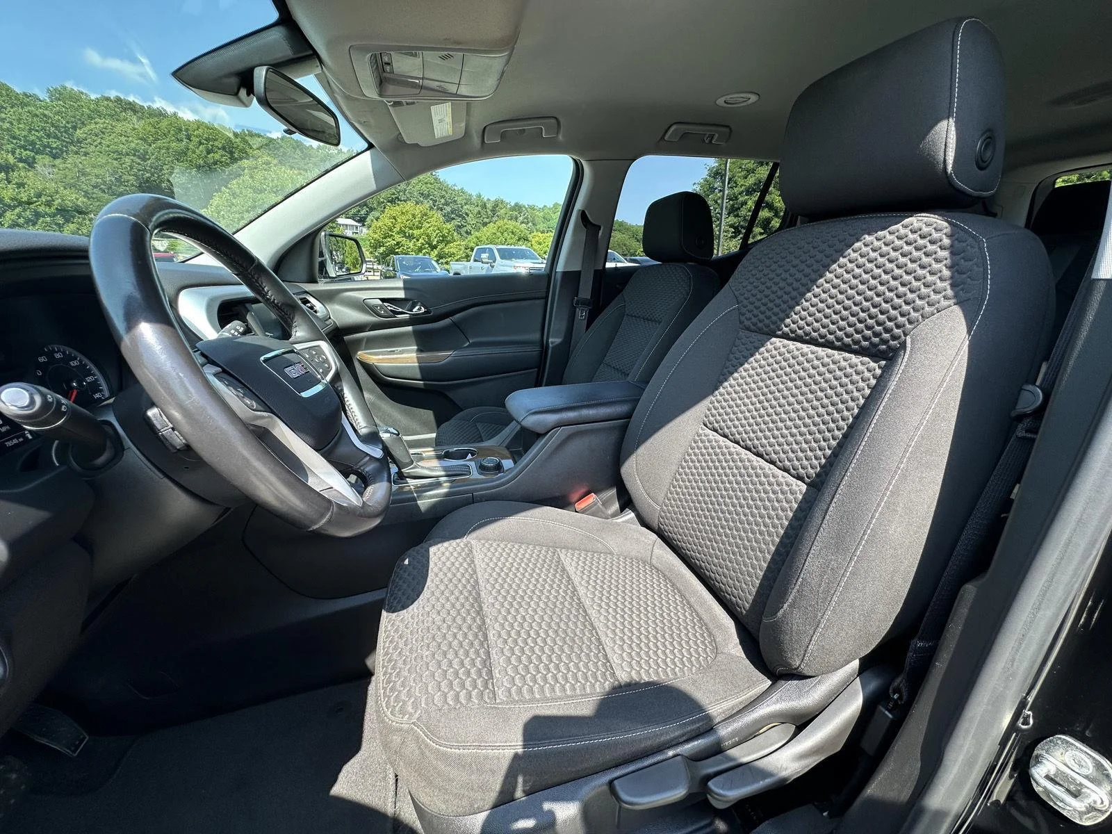 Used 2019 Ebony Twilight Metallic GMC SLE image 9