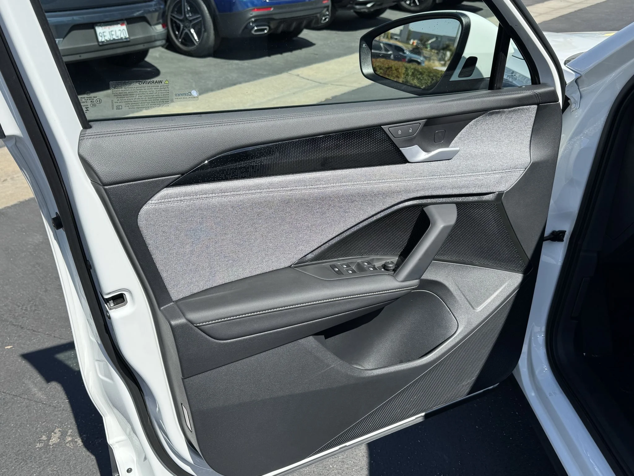 Used 2025 Pure White Volkswagen S image 13
