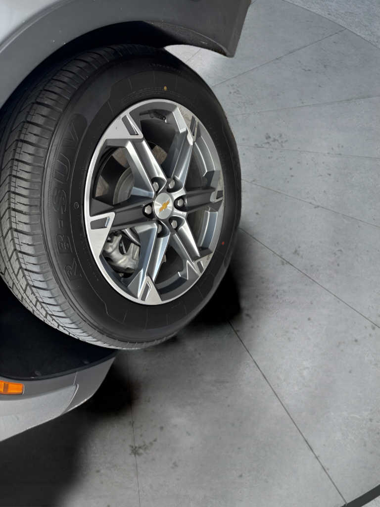 Used 2025 Gray Chevrolet LT image 37